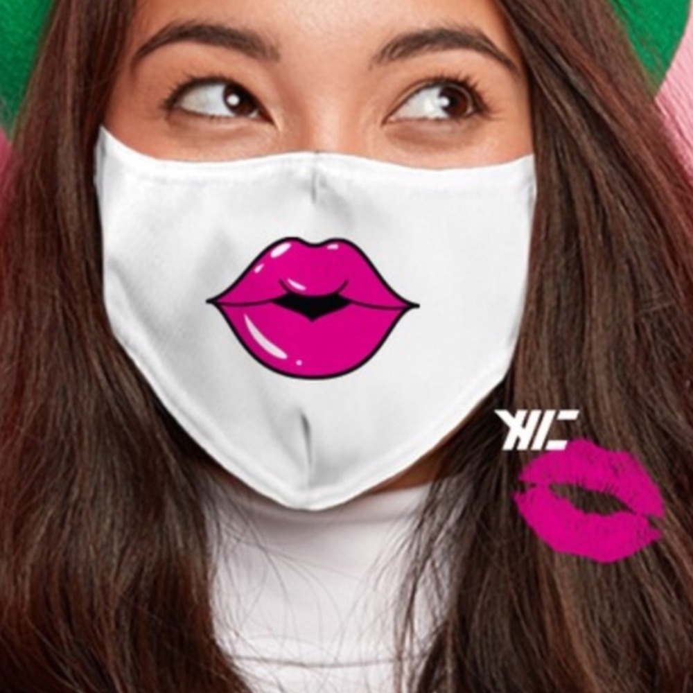 NEW No Lipstick, No Problem Fashion Lip Face Mask - Picture 2 of 8